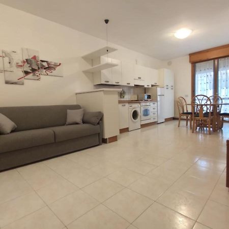 Bafile 18 - Piazza Marconi - Centrale - 50 Mt Dal Mare Lido di Jesolo Bagian luar foto