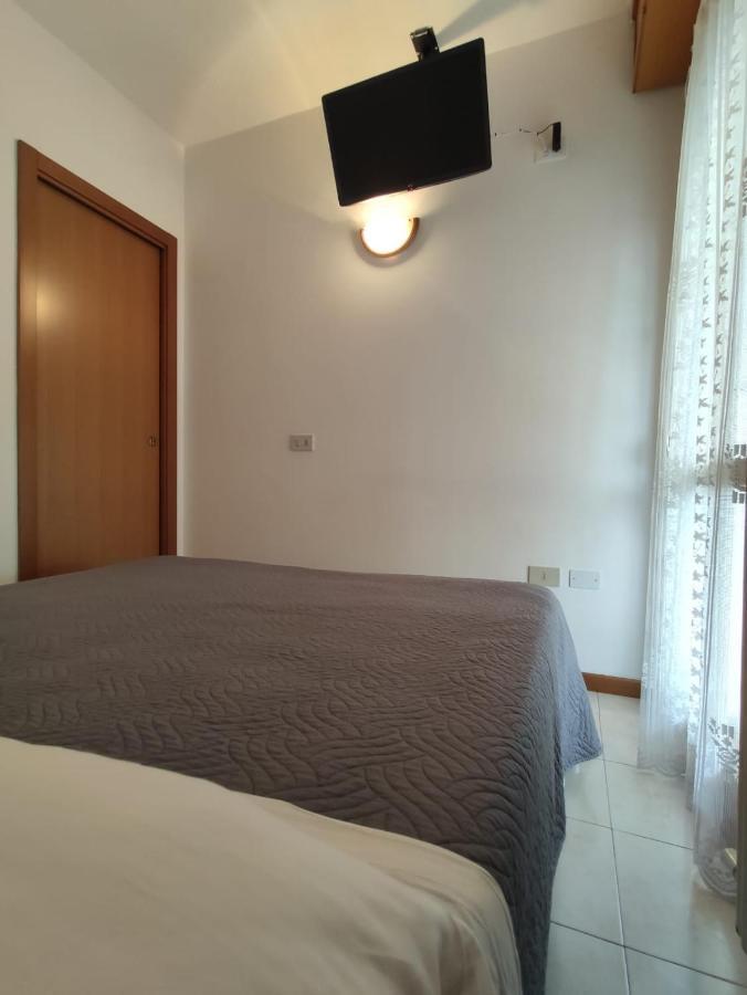 Bafile 18 - Piazza Marconi - Centrale - 50 Mt Dal Mare Lido di Jesolo Bagian luar foto